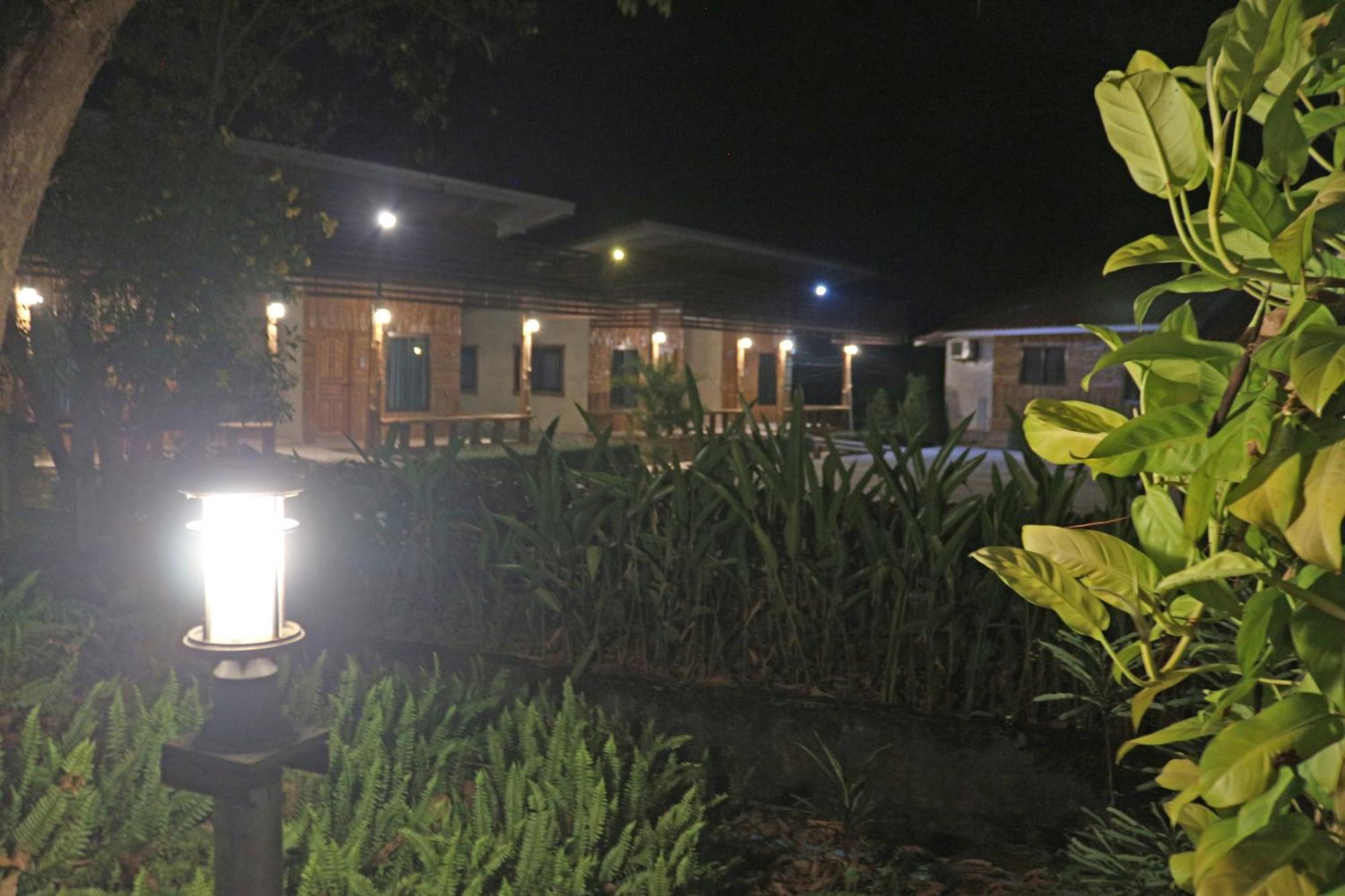 Baan Khue Wieng Resort Mae Sariang Exterior foto