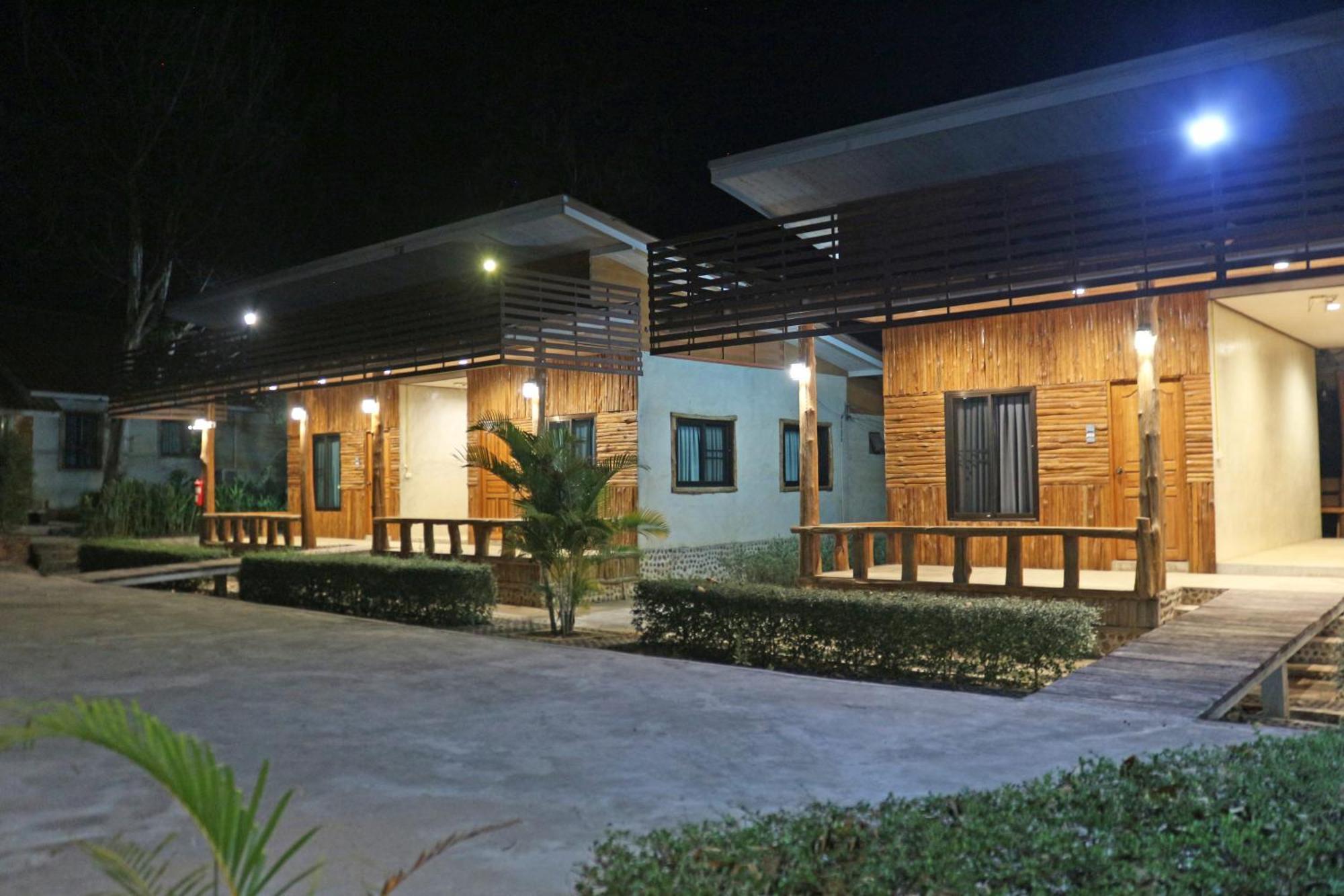 Baan Khue Wieng Resort Mae Sariang Exterior foto
